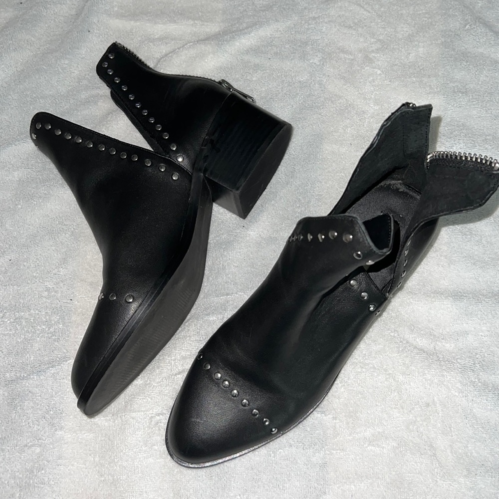 Steve Madden conspire ankle boots
